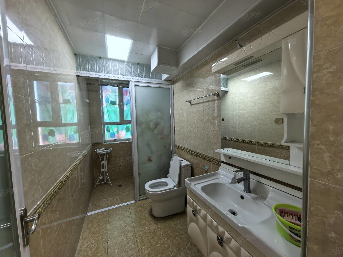 幸福小区3室2厅2卫141㎡南北35万