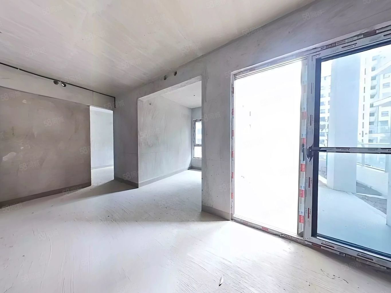 国瑞麓林府4室2厅3卫142㎡南北125万