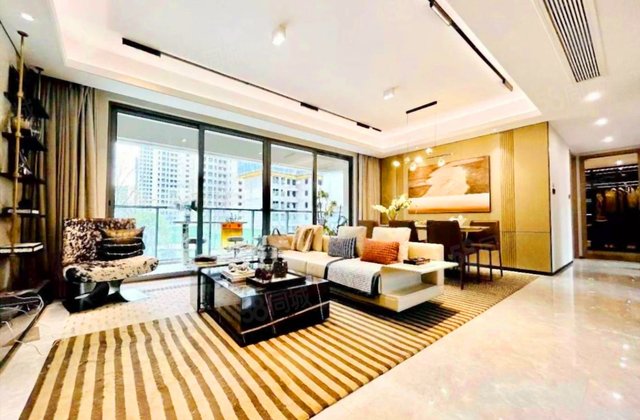 中国铁建花语云萃4室2厅135.68㎡270万二手房图片