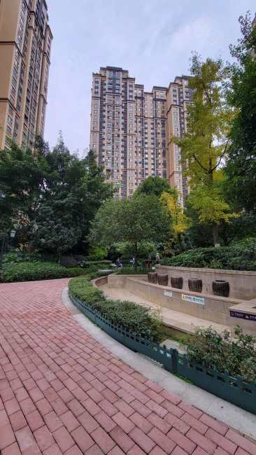急售园艺山东辰乐汇城人工湖旁长兴星城精装两室带品牌家具家