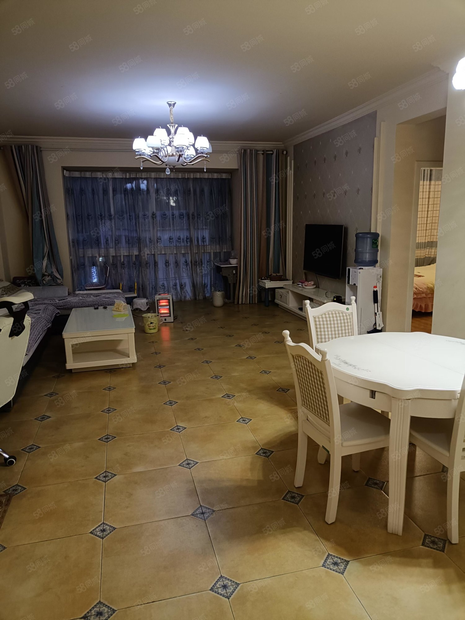 新兴家园3室1厅2卫130㎡东西99万