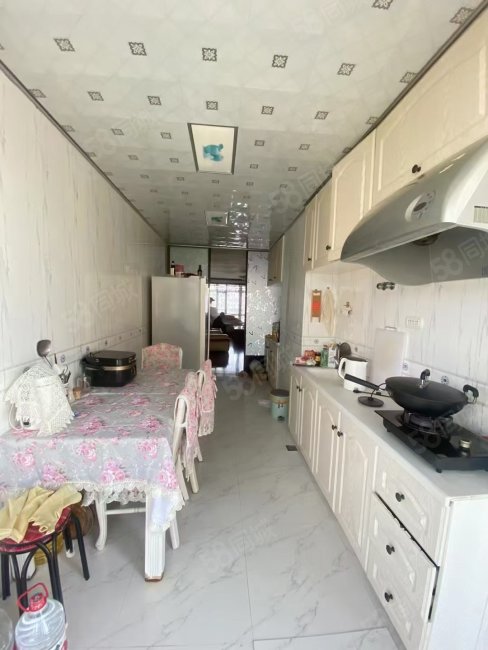 中房商住城3室1厅2卫135㎡南北49.8万