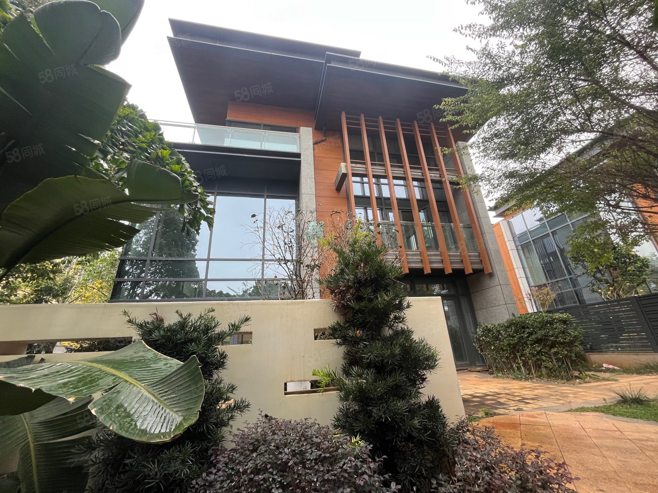 【10图】滇池边山海荟独栋别墅房东亏300万急售,山海荟-昆明58同城