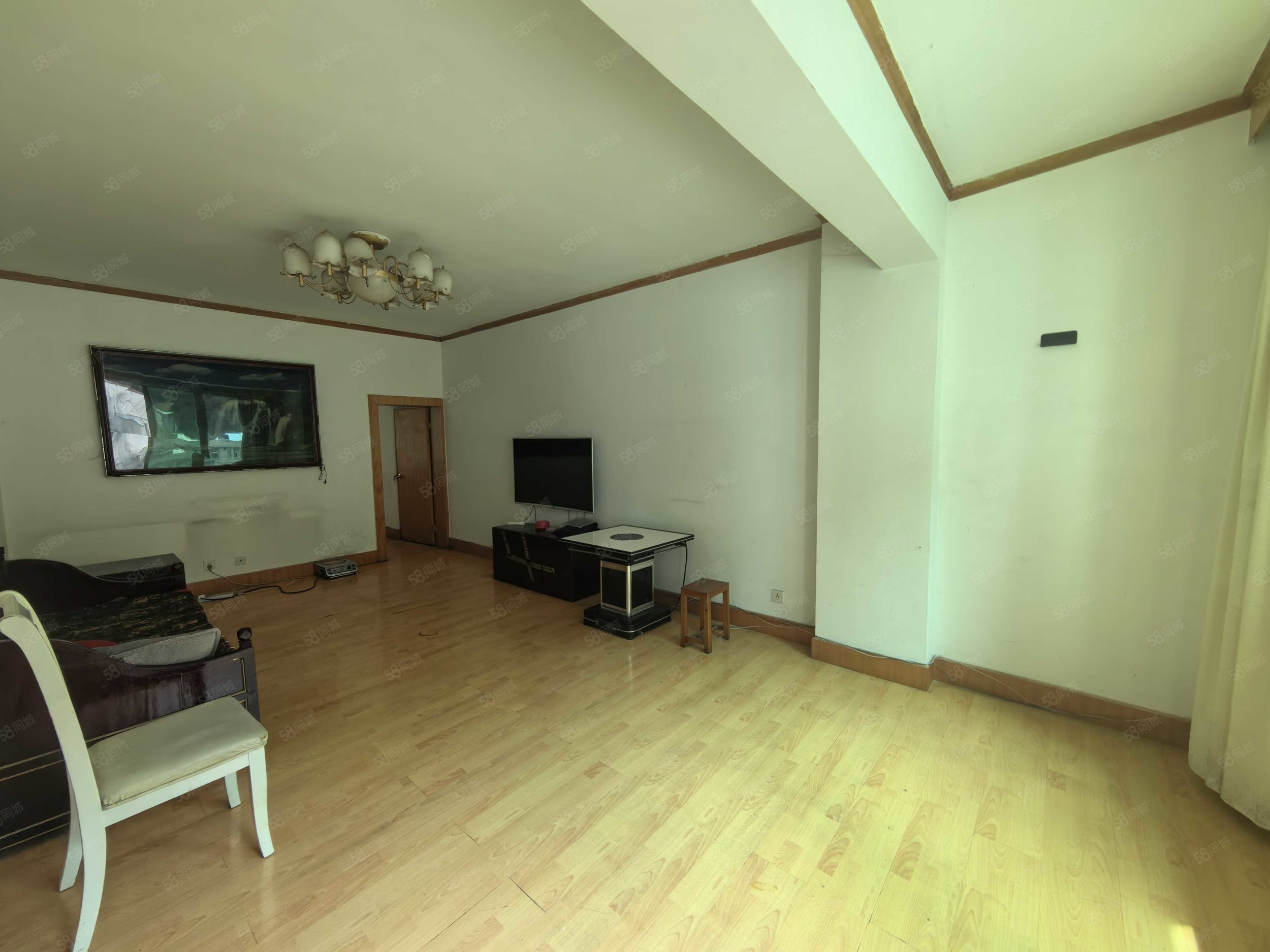 马尔康市税务局家属院3室2厅1卫129.76㎡南87万