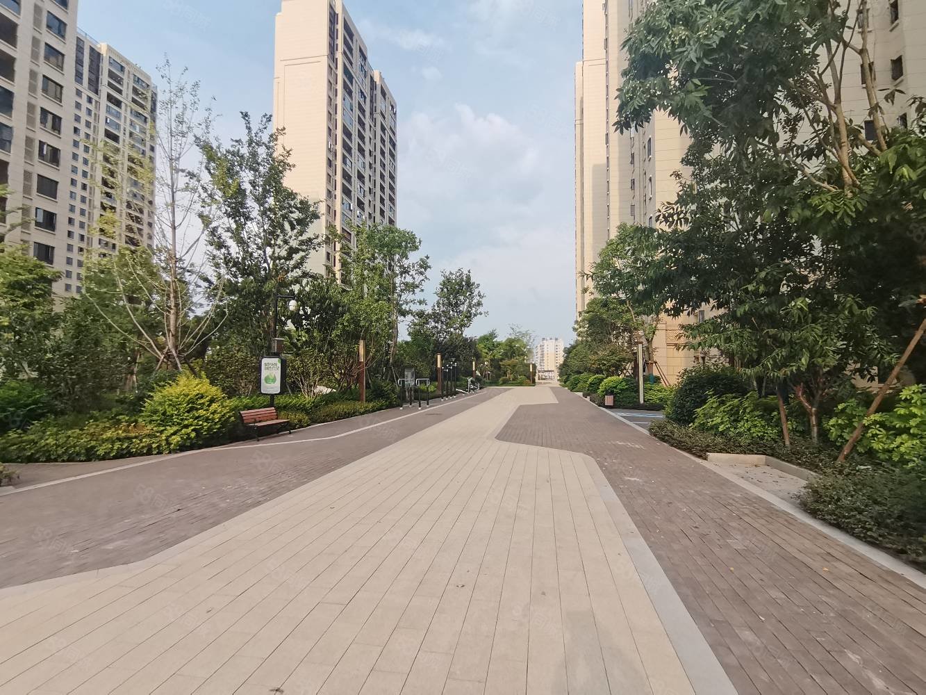 中海左岸馥园四房两厅大阳台南北通透户型高楼层首付30万