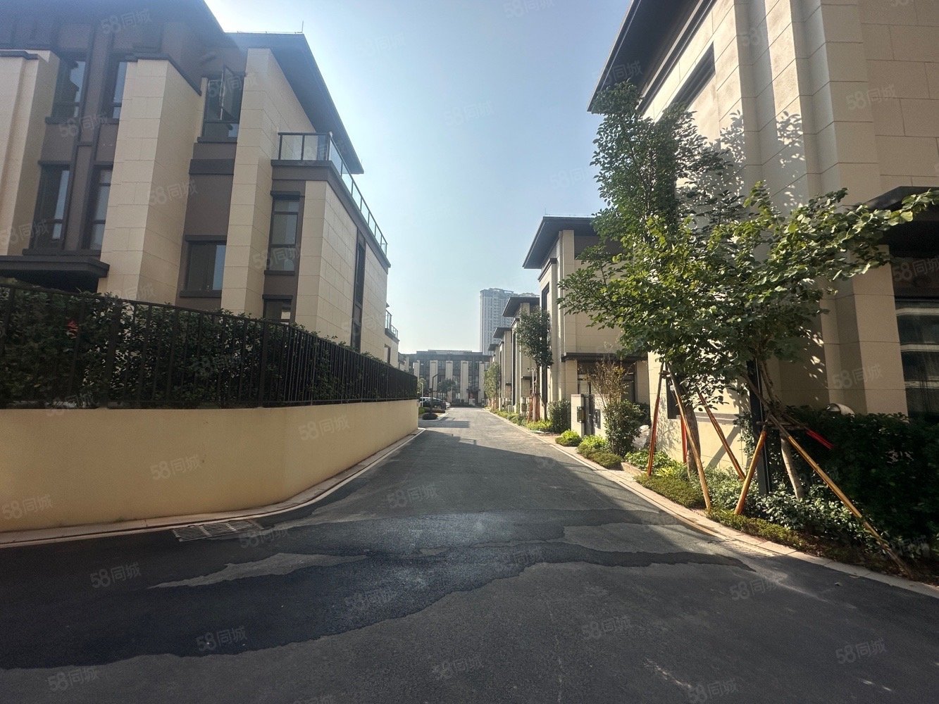 带地下室和电梯 临湖豪宅 绿地城别墅,绿地城山屿湖(别墅)-玉林58同城