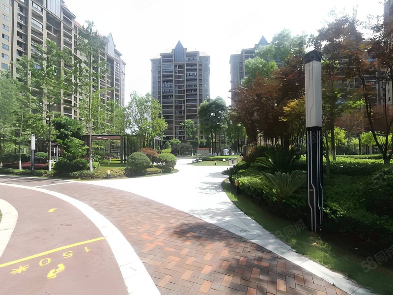 大学城旁学府一号全新精装4房带品牌家具家电位置安静满二