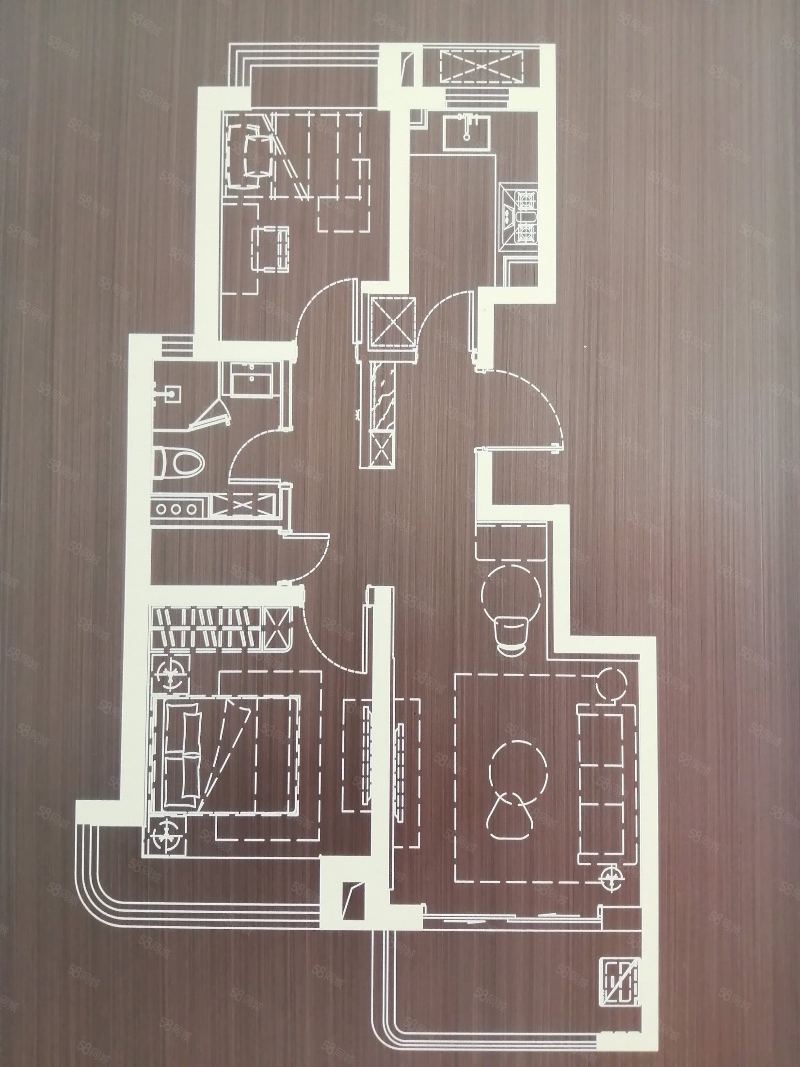 海曲雅苑,一手改名无税费,精装修电梯中层,惠南镇中心地铁口.