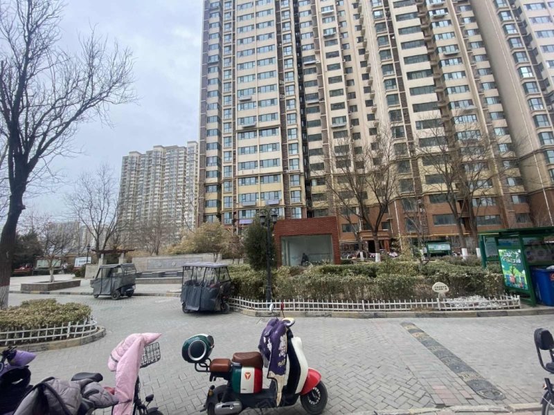 上湖名郡(南区)3室2厅2卫128㎡南北127万