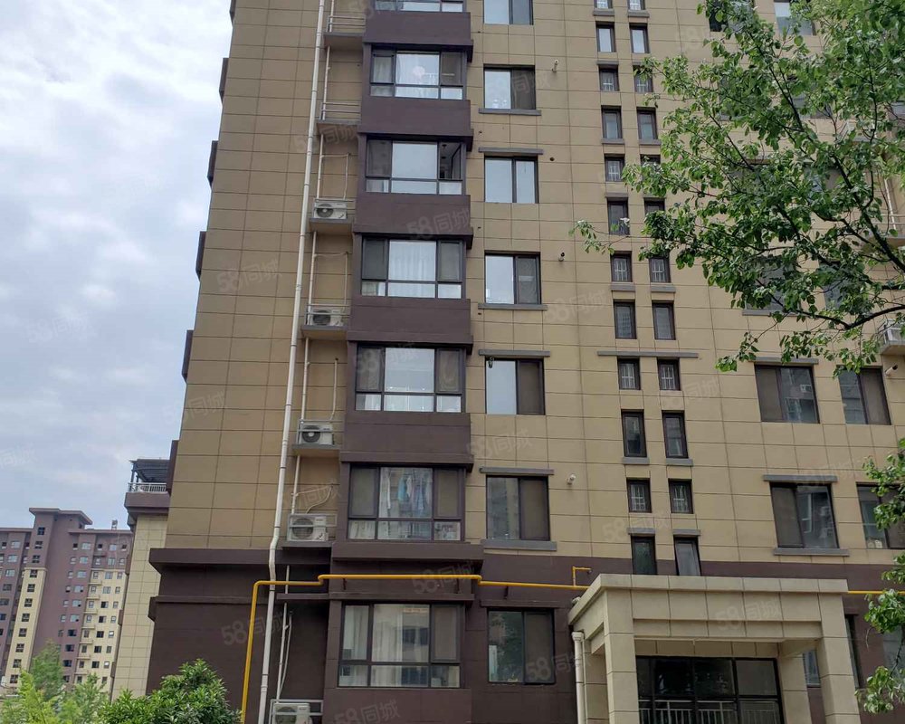 周至水岸东方住宅小区绕城高速以外