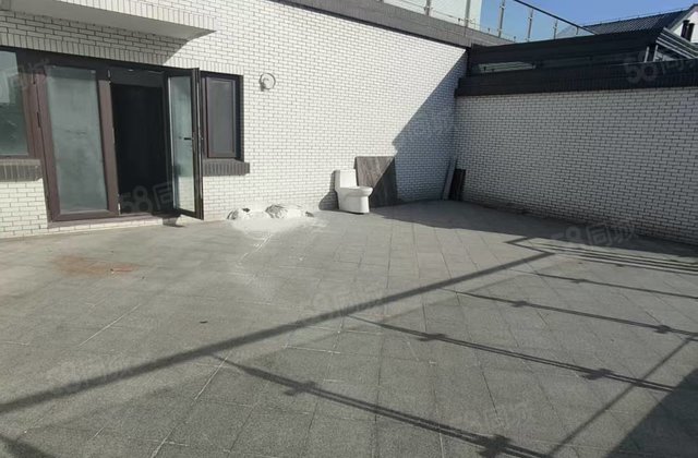 实验，时代中通豪园，两个车位，精装修，五室两厅大露台