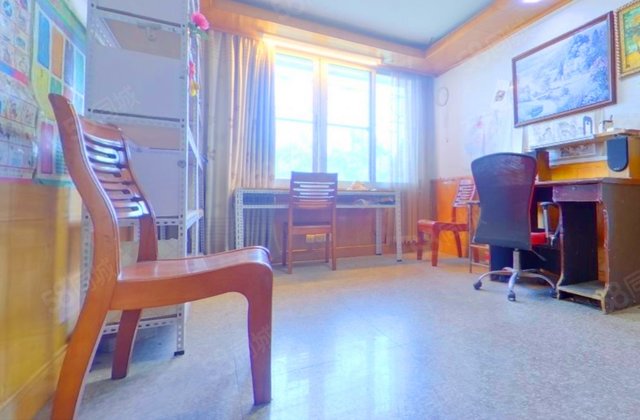 振兴花园3室1厅82.87㎡200万二手房图片