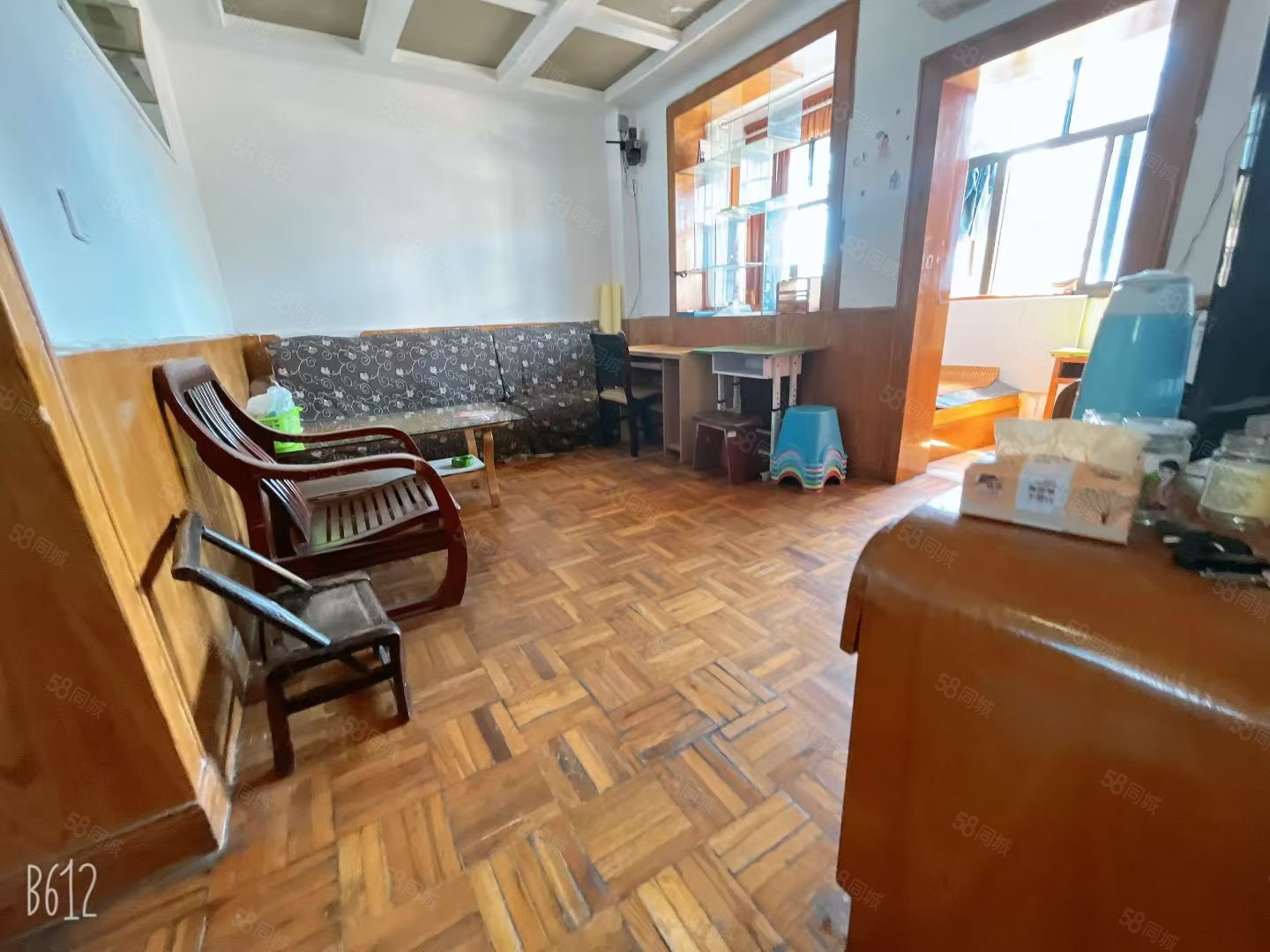 沿河小区3室2厅1卫70㎡南北27.8万