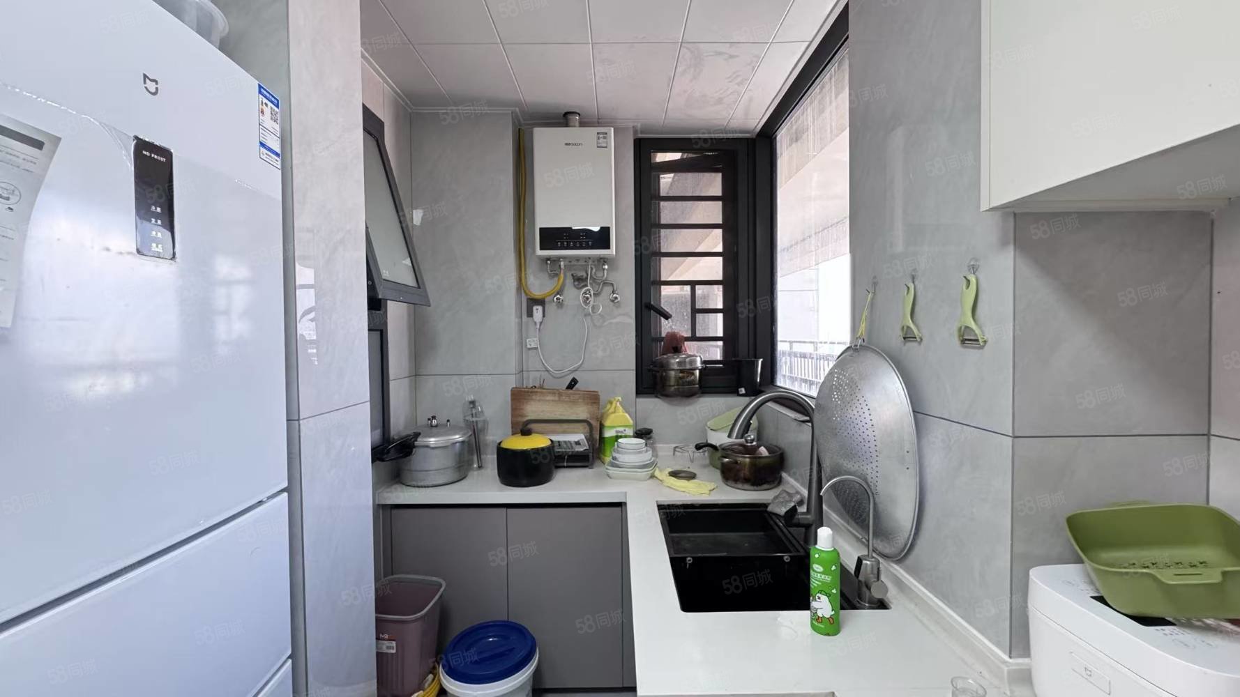 合景泰富云湖天镜3室2厅2卫110㎡南北73.8万