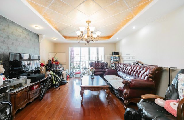 里外里公寓3室2廳2衛(wèi)152.6㎡南北799萬