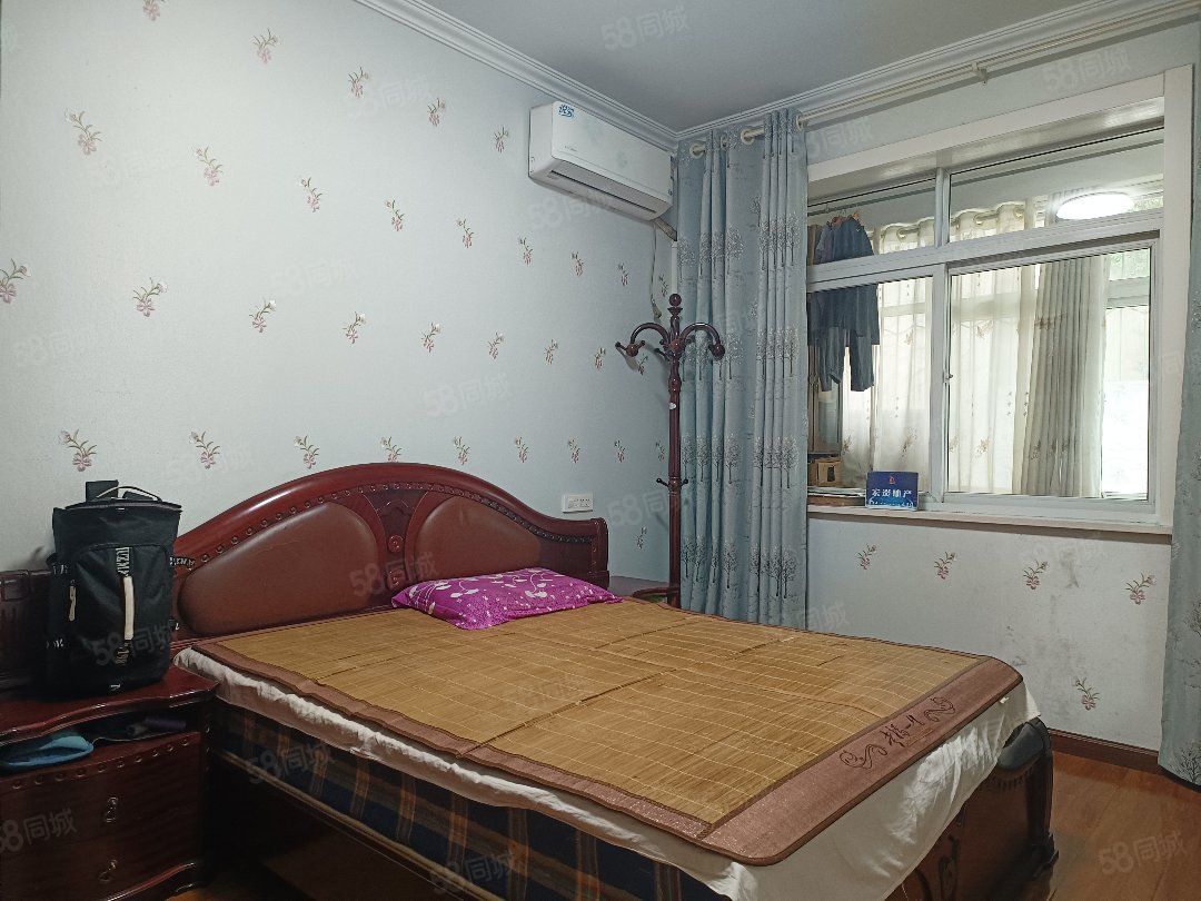 铁兵花园3室2厅1卫95㎡南北48万