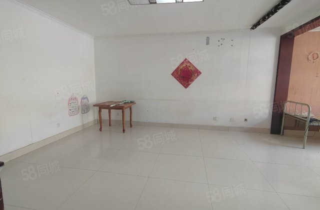 凤凰湖小区 精装好房 车位充足 正规商品房 低容积 满二