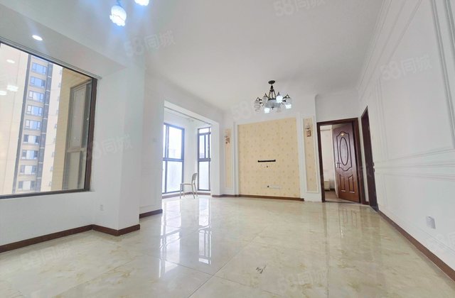 龙光君悦华庭二期4室2厅95.22㎡110万二手房图片