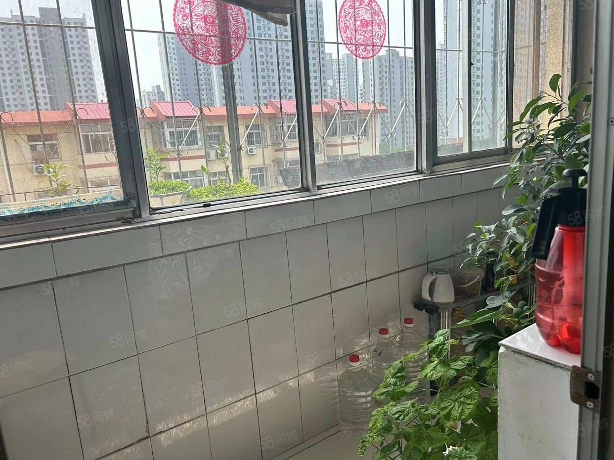 銀河小區(qū)2室1廳1衛(wèi)81.79㎡南38萬(wàn)