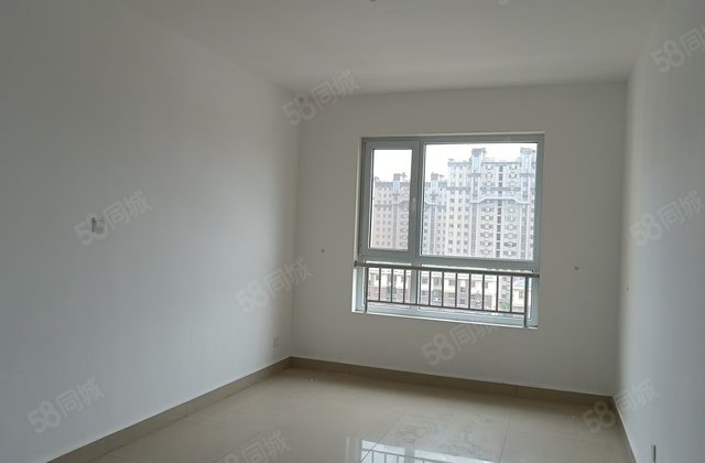 东昌路 公园大润发 六中 豆营颐景园 电梯3室好楼层带储藏室