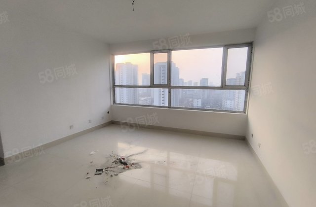 房东急售 距离东昌100  畅博怡情湾三室 满二年