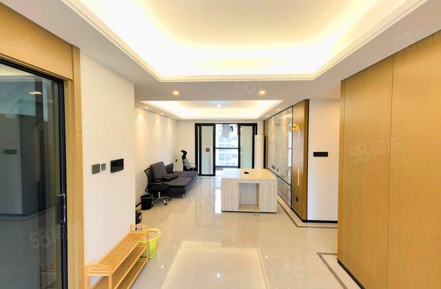 万科里金域国际(四期)4室2厅140.45㎡240万二手房图片