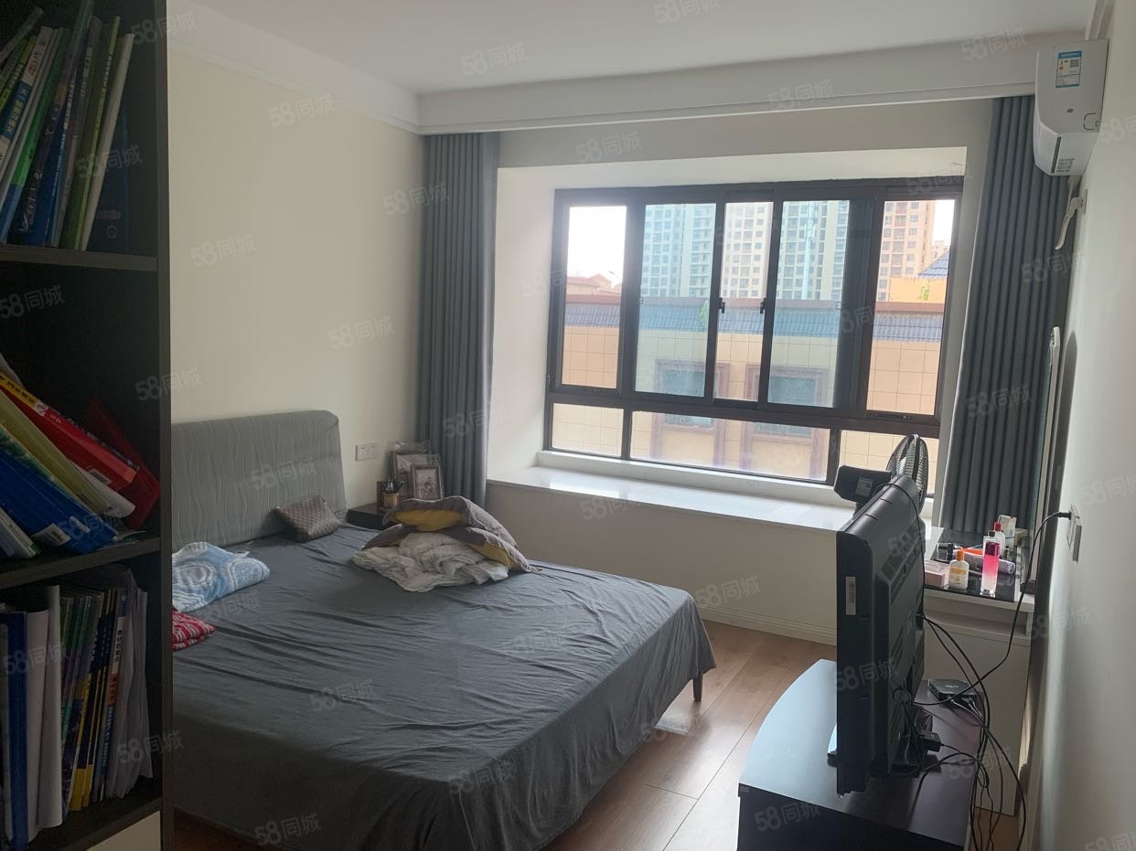 悦湖城4室2厅2卫153.59㎡南108万