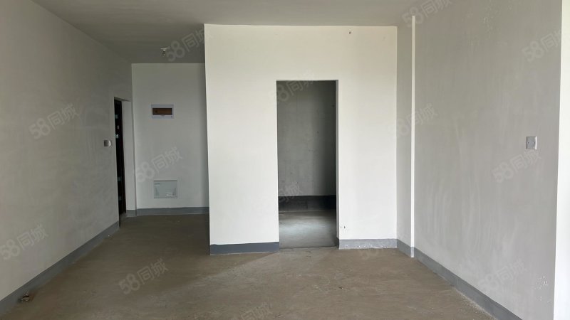 新城悦隽3室2厅2卫129㎡南77万