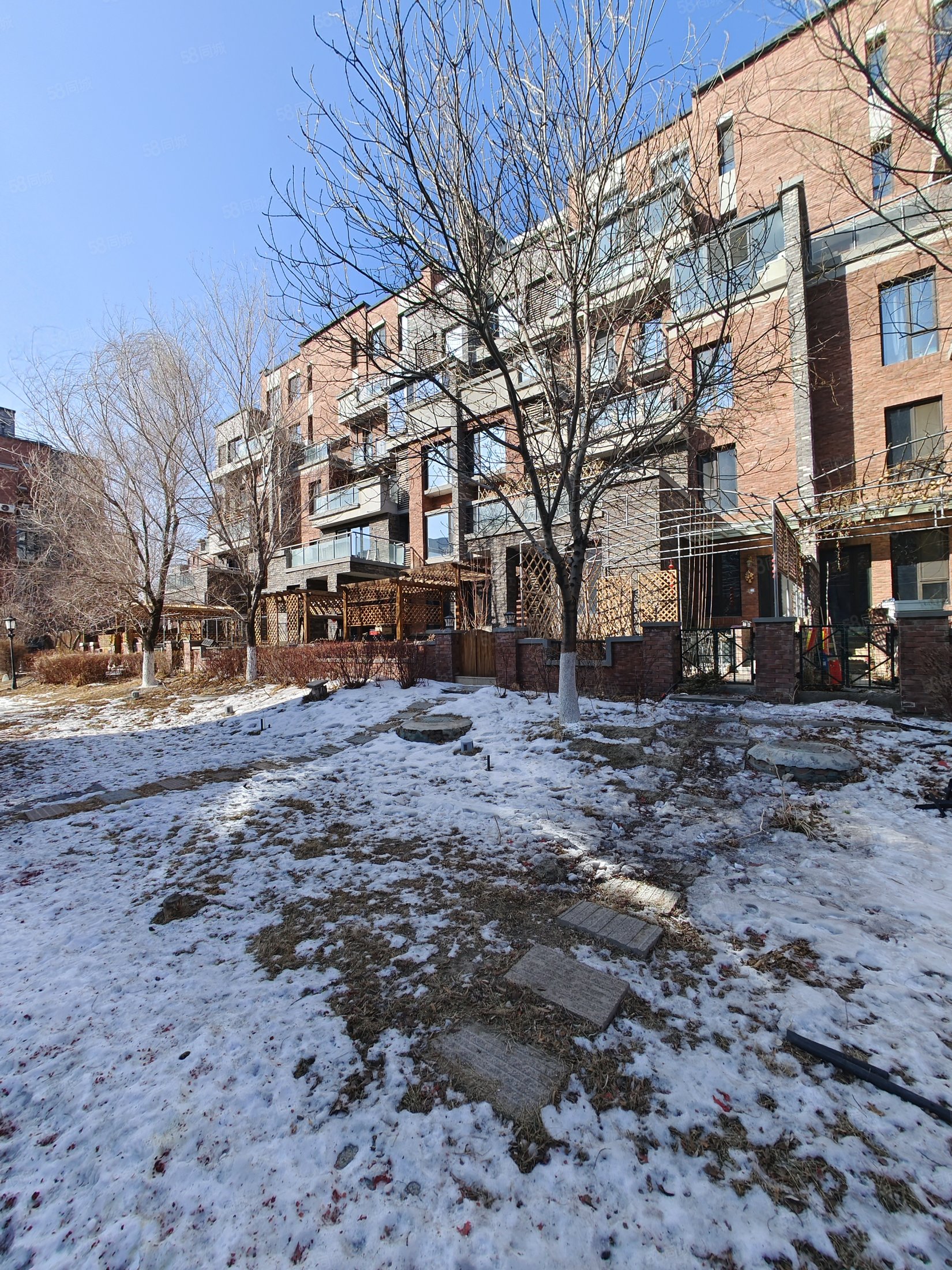 森香水岸丽景苑12楼243平米带院子带下跃式阳光房豪华装修