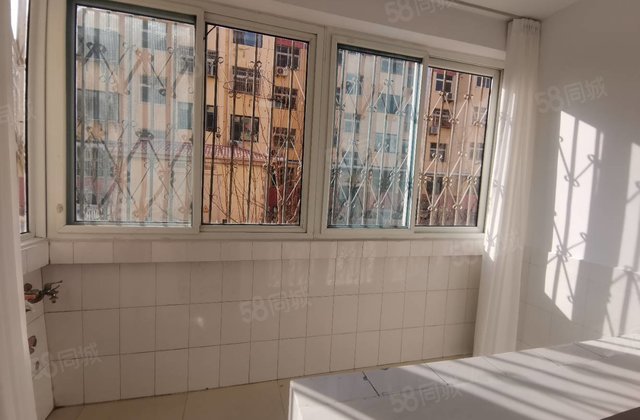 孝心1楼 精装三居室    书