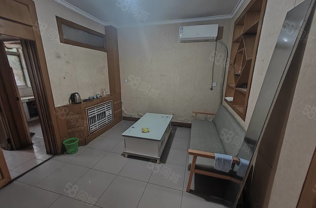 文轩 外国语 公安局家属院一楼带院 小三室随时看房价格可谈