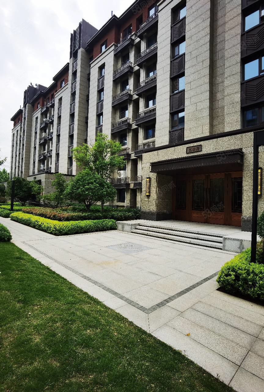 奥德海棠177平电梯洋房带两个车位储藏室好楼层元宝户型