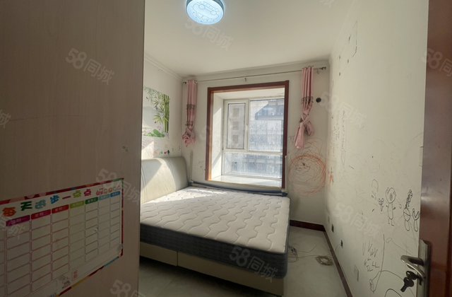 大学城51.8万，两室隔三室，免大税送储藏室