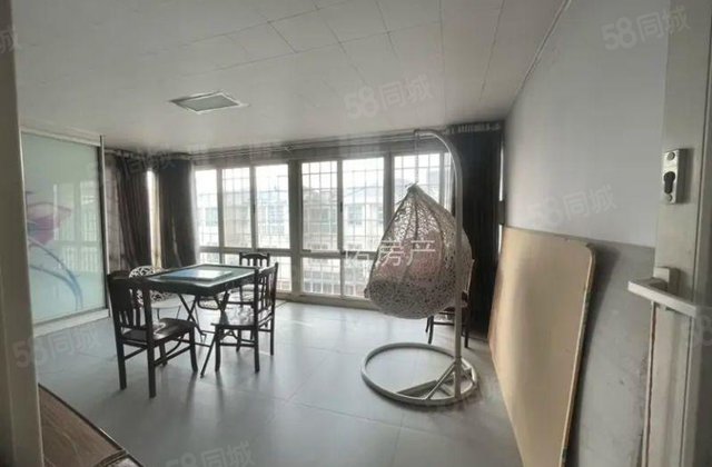 急售 湖边城市主人 联排别墅 三层高档小区 停车方便诚心出售