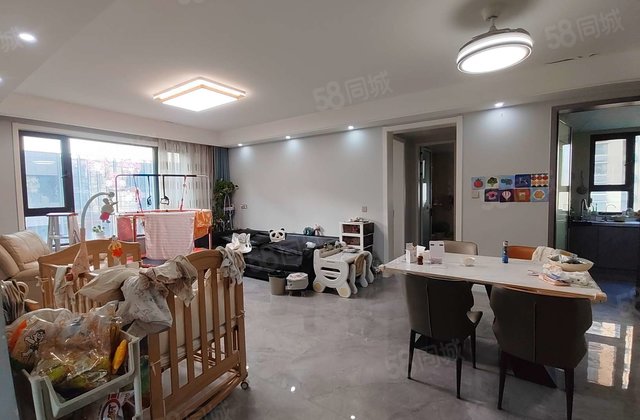 房东急售！民生1号院新出精装修四室！低于本小区20多万！