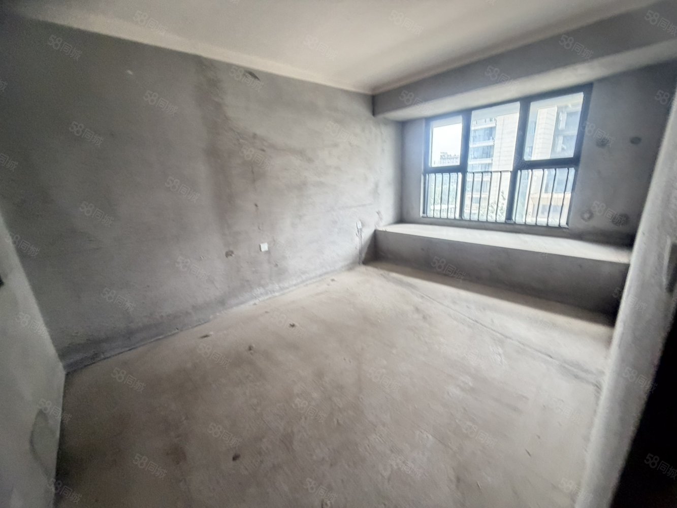 万达大都会公元3室2厅1卫104㎡南北50万