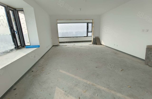 200平大平层 南北通透 楼层好 视野无遮挡 观景房