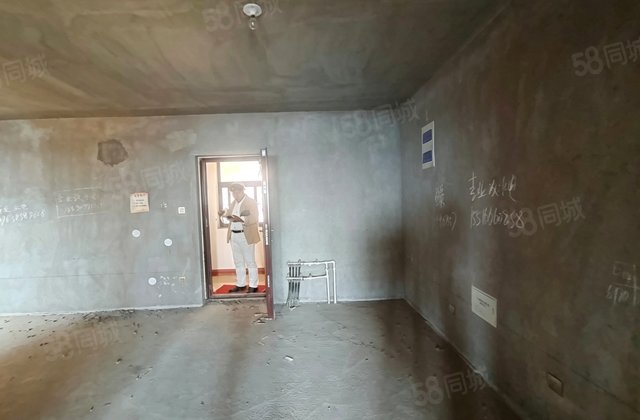 龙德嘉园3室2厅110㎡77万二手房图片