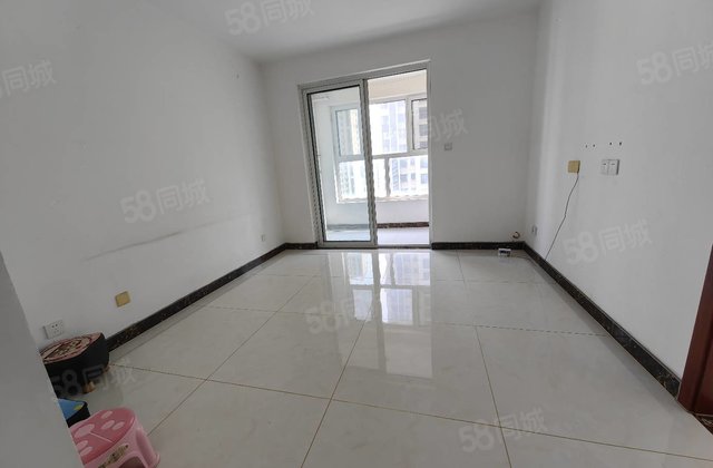 阿卡六期 带车位 16楼刚需 婚房必看 客厅通阳台 价格可谈