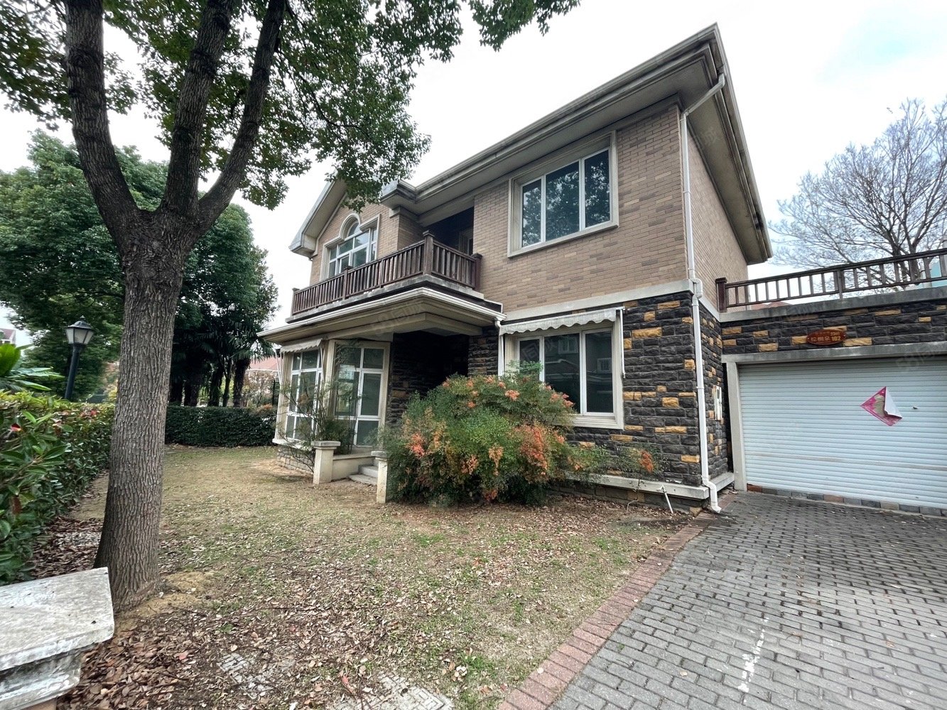 聆湖尚郡类独栋别墅超大开间环绕花园500平随时看房