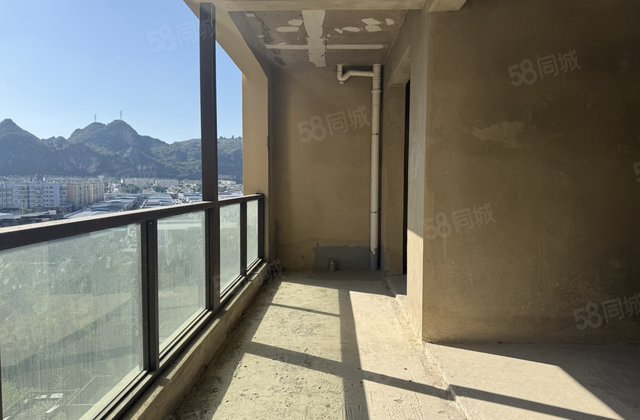 龙井华庭4室2厅151㎡69.8万二手房图片