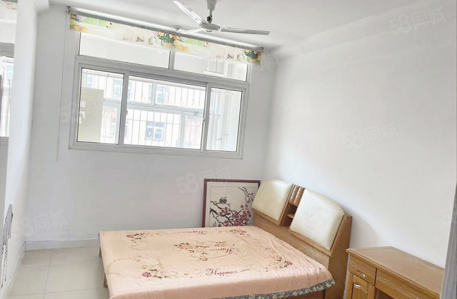 仅售73万专医院附近卫育公寓106平多层四楼二室二厅有证