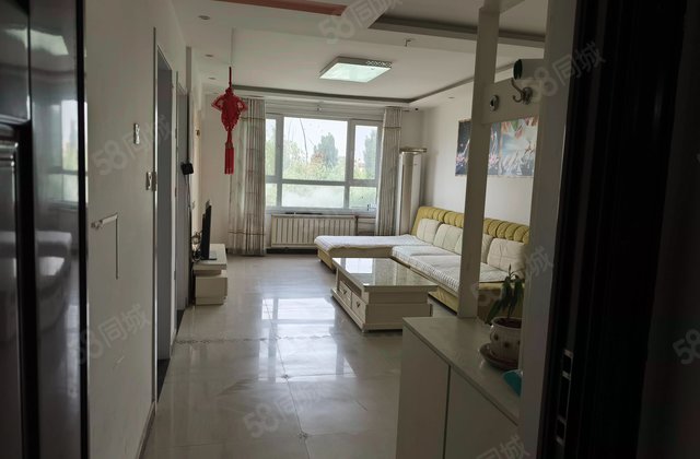 剑桥公馆3室2厅104.84㎡39.8万二手房图片