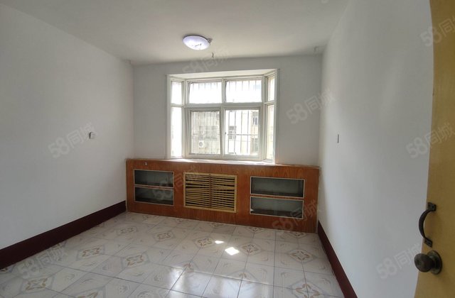 诚售！实验一墙之隔，文轩附近，多层三楼，南北通透，三室送储