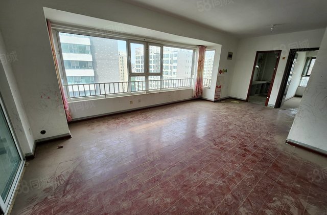 阿卡五期 边户~落地大飘窗~全明户型~16楼好楼层~
