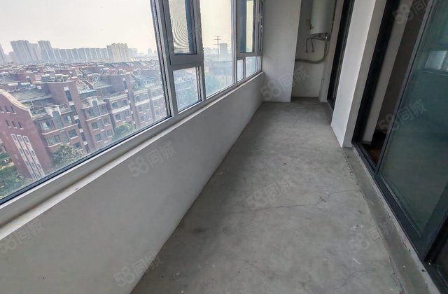 元宝户型  南北双阳台，双卫 东边户，  的楼层 新房未住