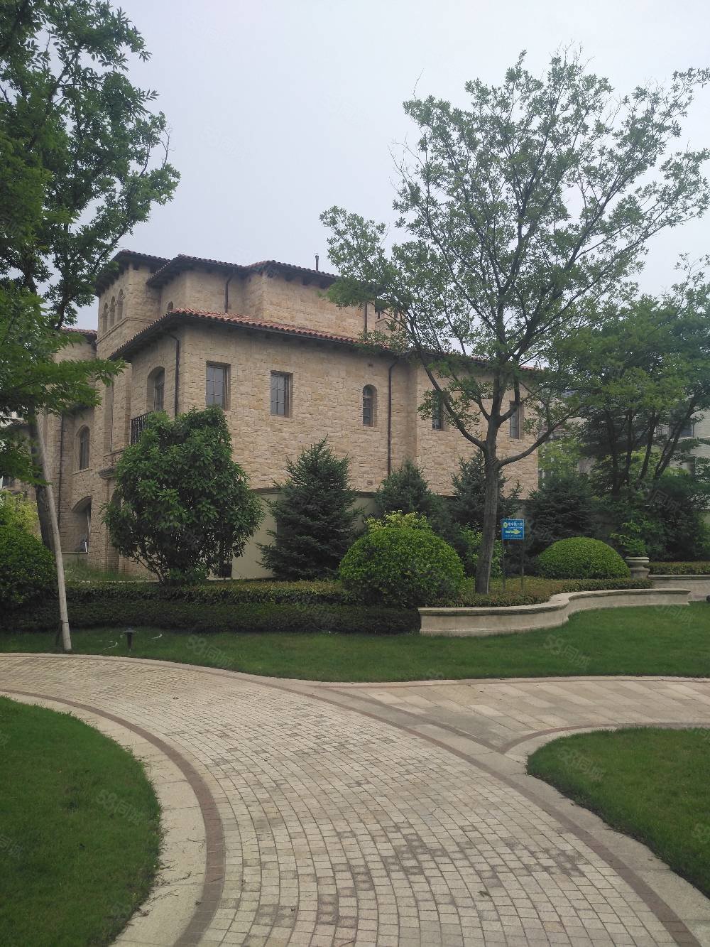 鲁信半岛美庐5室2厅3卫607㎡南北1899万