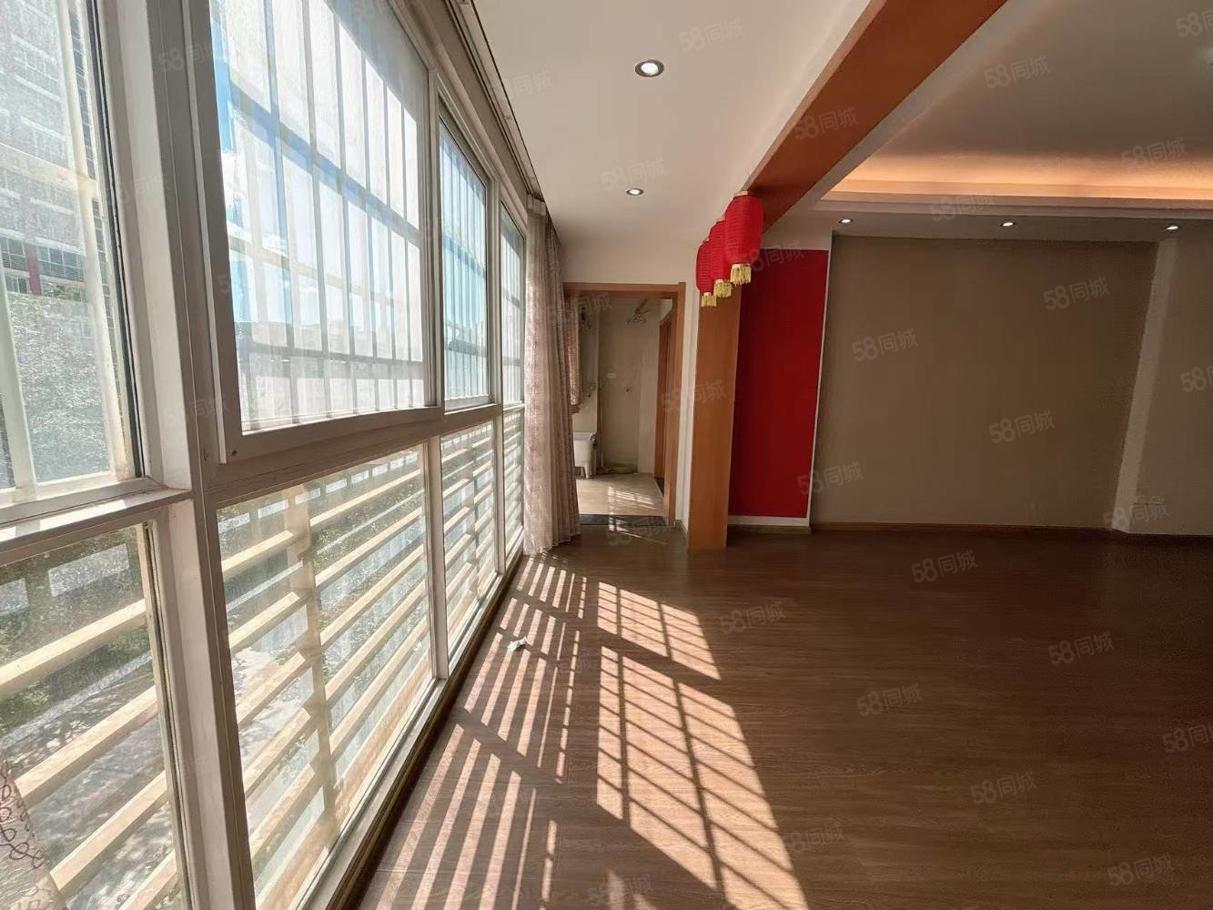 龙泉花园东苑4室2厅2卫151㎡东南94万