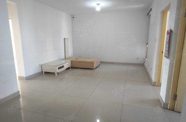 东昌湖附近~华悦金钻~可观湖景~大三居~房东诚心出售看房方便