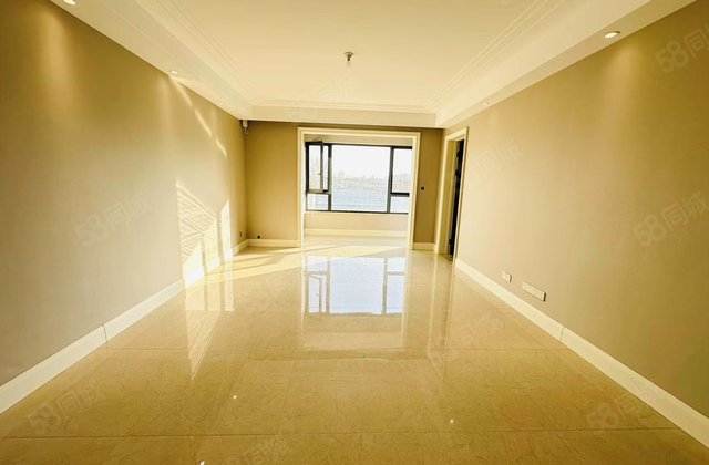 融创御湖宸院4室2厅148㎡135万二手房图片